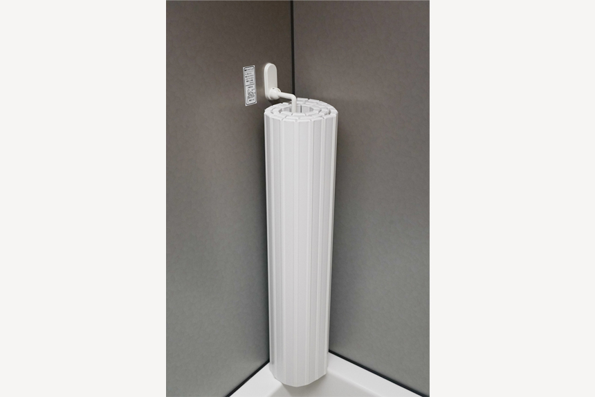 浴室内をいつもキレイに見せる浴槽巻蓋フック