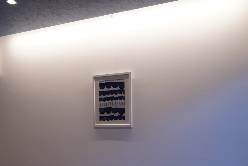 ピクチャーレールと壁面間接照明