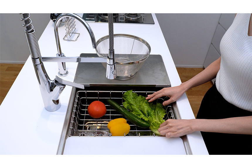 キッチン効率を上げる”Shigeru Function Sink“と標準アクセサリー
