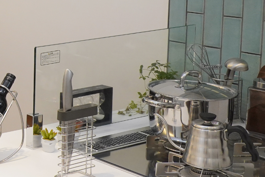 油飛び防止ガラス・フェンス