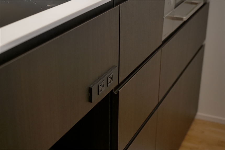 キッチンカウンター手前のコンセント