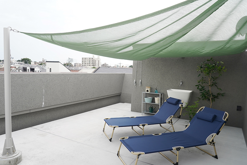 三角日避けターフ