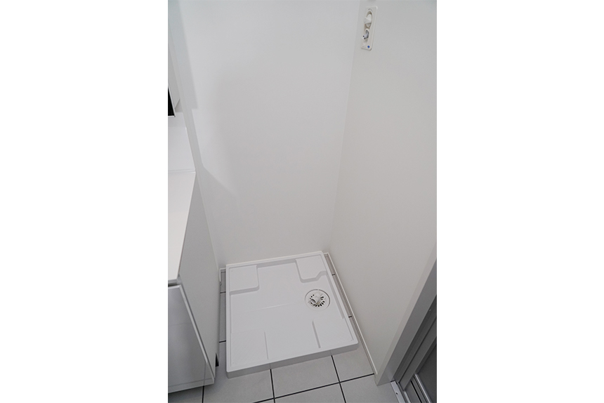 標準サイズの洗濯機に対応した洗濯機置場