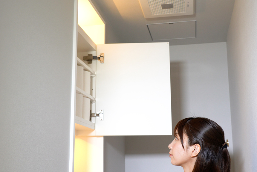 収納力豊富なニッチ上部棚収納